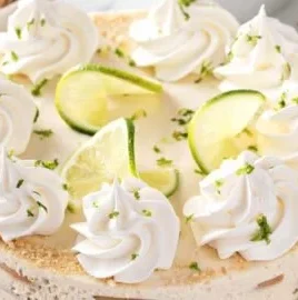 Delicious Carlota de Lima, a refreshing Mexican Icebox Cake with lime flavor.