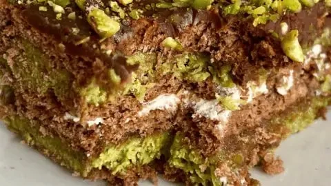 No Bake Dubai Chocolate Cake